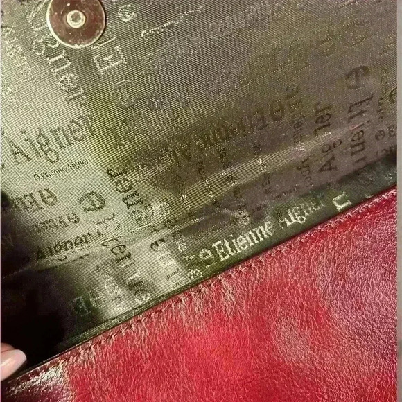 Vintage Etienne Aigner purse - Picture 4 of 13